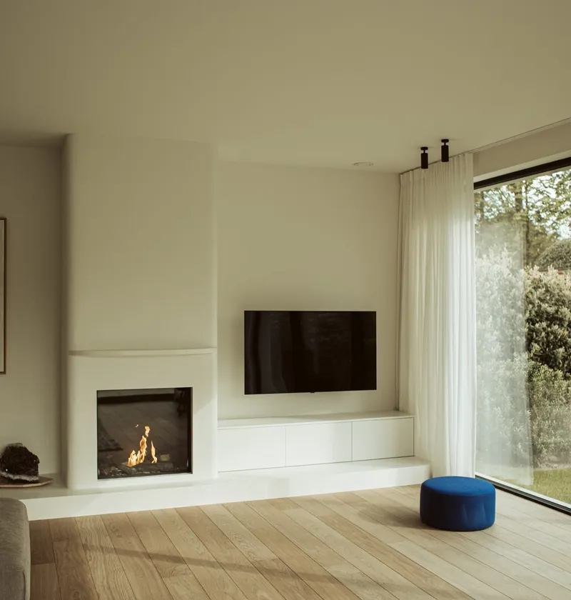 SKY Small Front bio 2